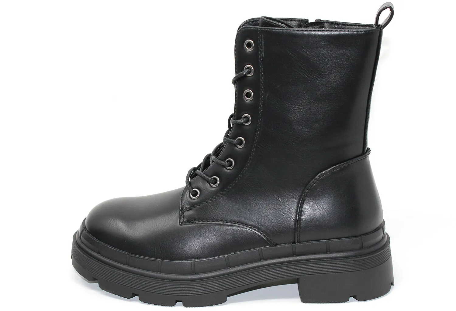 8 eye laced boot