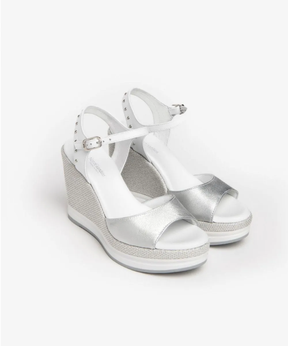 NERO GIARDINI LEATHER WEDGE SANDALS IN SILVER