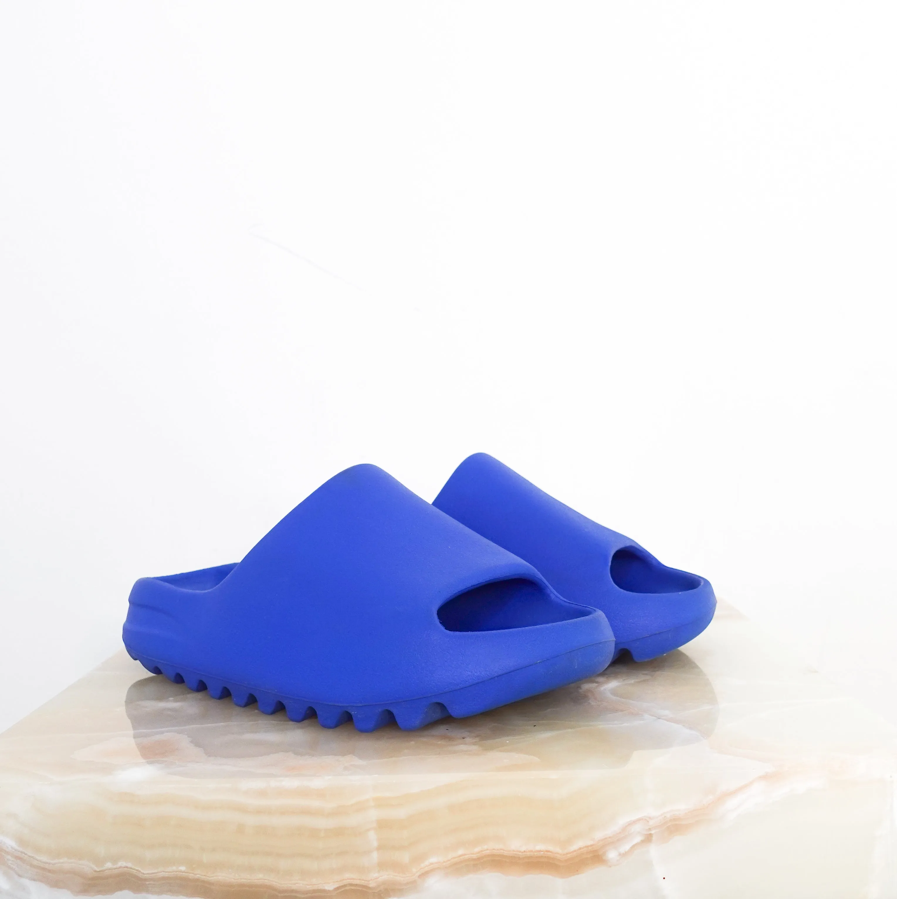 Yeezy slide in blue RRP £270